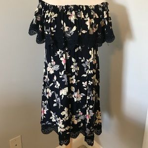 NWT! Alya (Francesca’s) off shoulder dress!